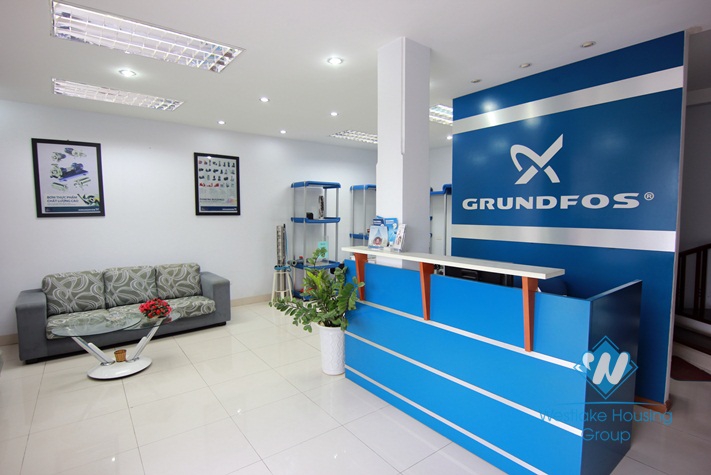 Beautiful House-office for rent in Tay Ho area, Ha Noi city 